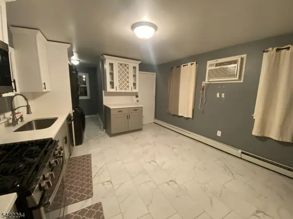 64 Congress St, Newark City, NJ 07105