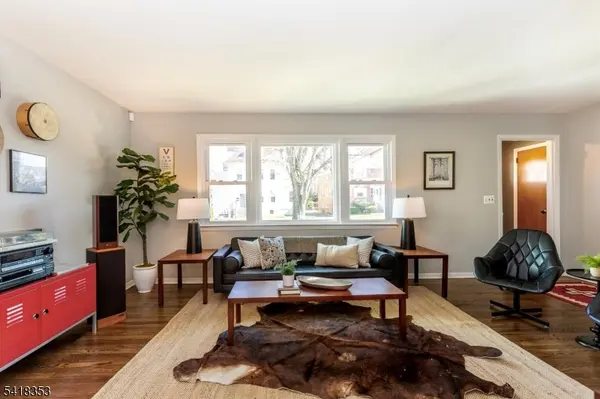 81 Burnett Ave, Maplewood Twp., NJ 07040