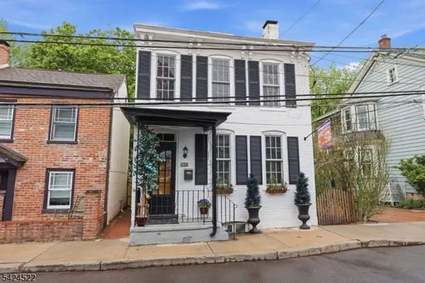 30 Swan St, Lambertville City, NJ 08530