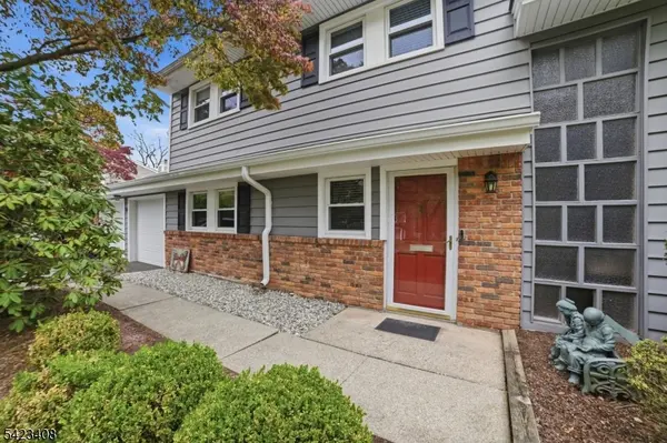 50 Knollwood Dr, Livingston Twp., NJ 07039