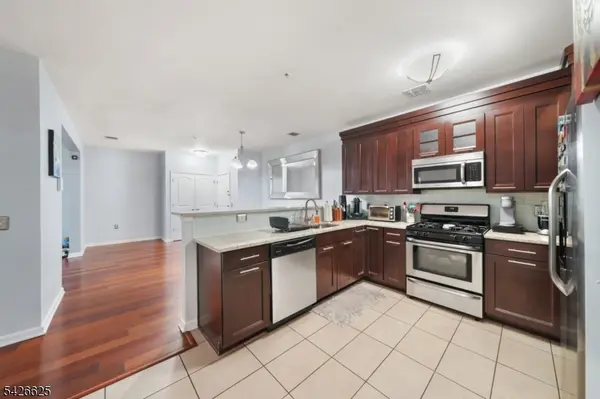 104 E Elizabeth Ave #310, Linden City, NJ 07036