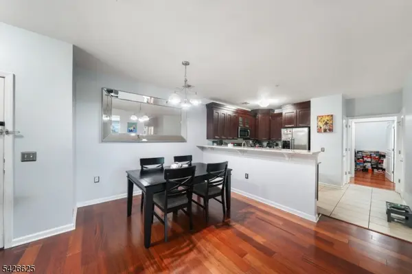 104 E Elizabeth Ave #310, Linden City, NJ 07036