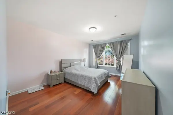 104 E Elizabeth Ave #310, Linden City, NJ 07036