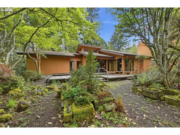 56671 COUGAR RD, Coquille, OR 97423