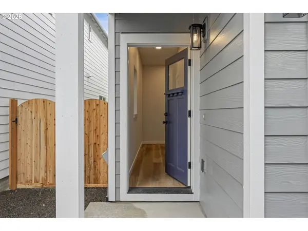 9255 E Burnside ST, Portland, OR 97216