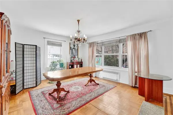 32 87th ST, Brooklyn, NY 11209