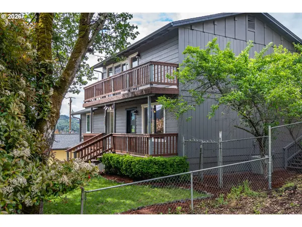 924 NE CENTRAL ST, Roseburg, OR 97470