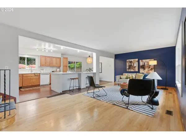 1212 SW CHESTNUT DR, Portland, OR 97219