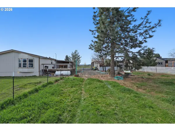 311 S MARY B RD, Tygh Valley, OR 97063