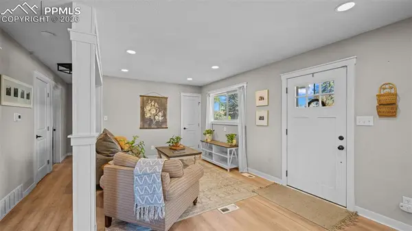 701 Del Brook DR, Colorado Springs, CO 80911