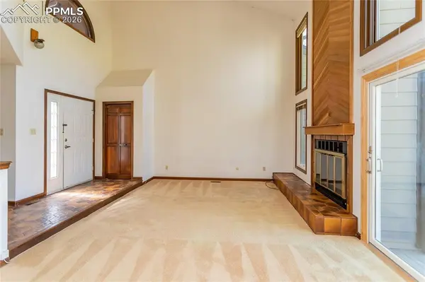 24 Woodbridge DR, Colorado Springs, CO 80906