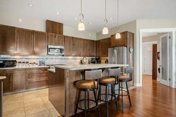 4 Hemlock CRES SW #404, Calgary, AB T3C 2Z1