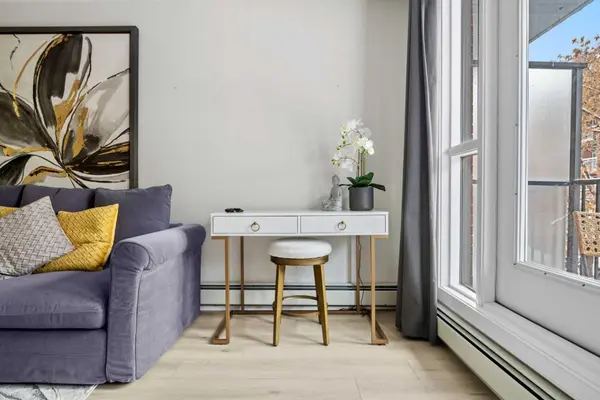 605 14 AVE SW #301, Calgary, AB T2R 0M9