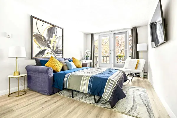 605 14 AVE SW #301, Calgary, AB T2R 0M9