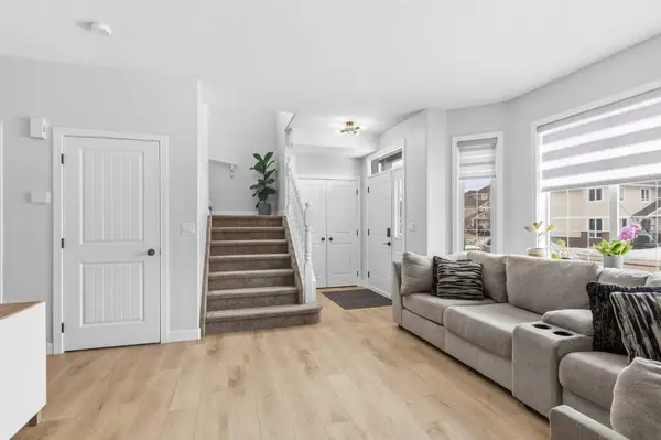 253 Grosbeak WAY, Fort Mcmurray, AB T9K 0L8