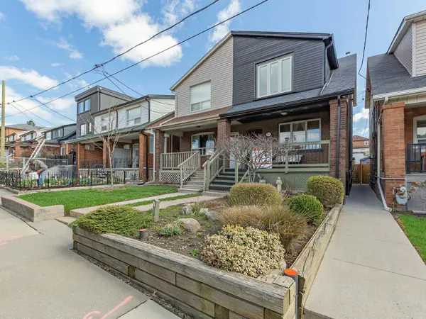 489 Westmount AVE, Toronto C03, ON M6E 3N6