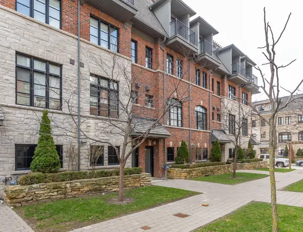 2 Salvador Allende CT #5, Toronto C02, ON M6G 0A3