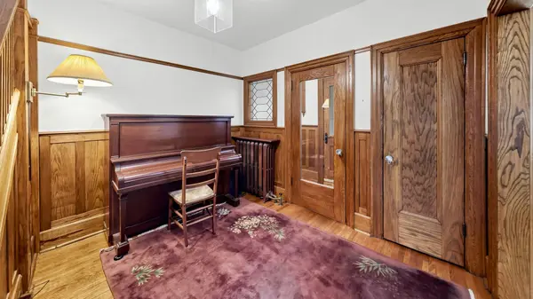 252 Sheldrake BLVD, Toronto C10, ON M4P 2B6