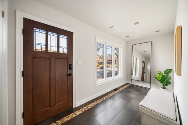 220 Westlake AVE, Toronto E03, ON M4C 4S9