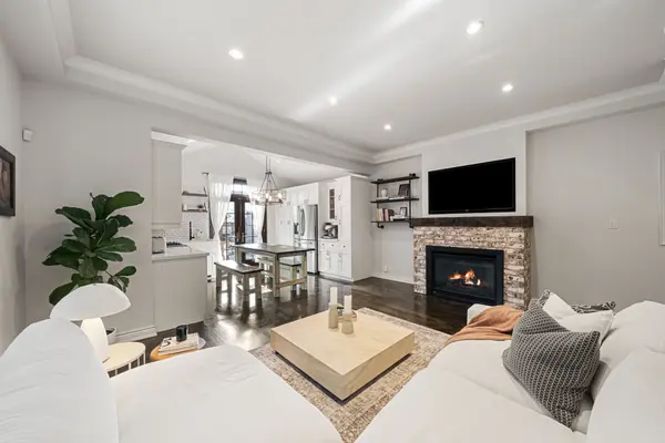 220 Westlake AVE, Toronto E03, ON M4C 4S9