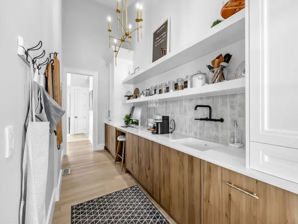 807 Ganton RD, Uxbridge, ON L9P 1R3