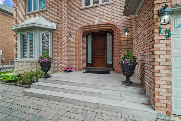15 Brownlee AVE, Vaughan, ON L4L 8H4