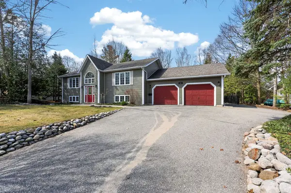 34 Rodrium RD, Wasaga Beach, ON L9Z 1R5