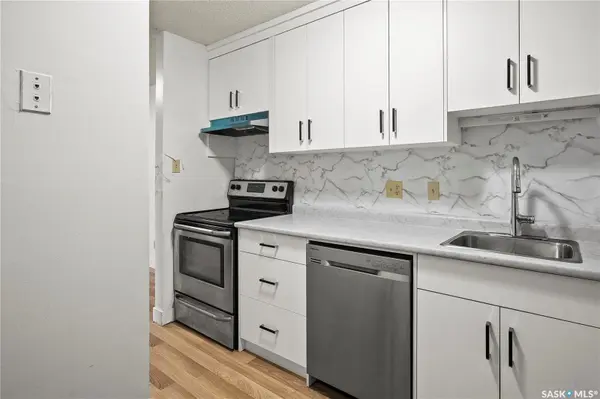 215 Kingsmere BOULEVARD #201, Saskatoon, SK S7J 4J6