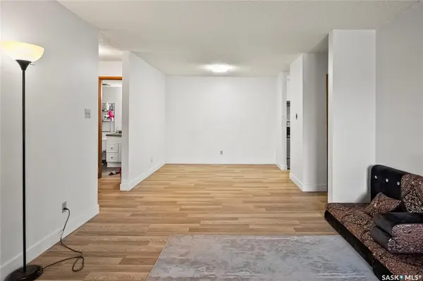 215 Kingsmere BOULEVARD #201, Saskatoon, SK S7J 4J6