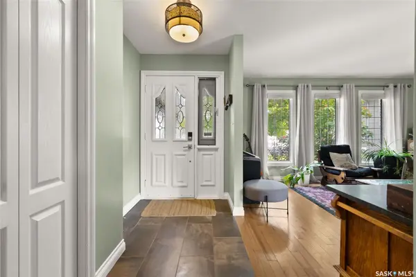 4834 Queen STREET, Regina, SK S4S 6V8