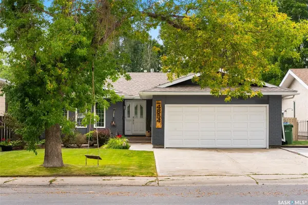 4834 Queen STREET, Regina, SK S4S 6V8