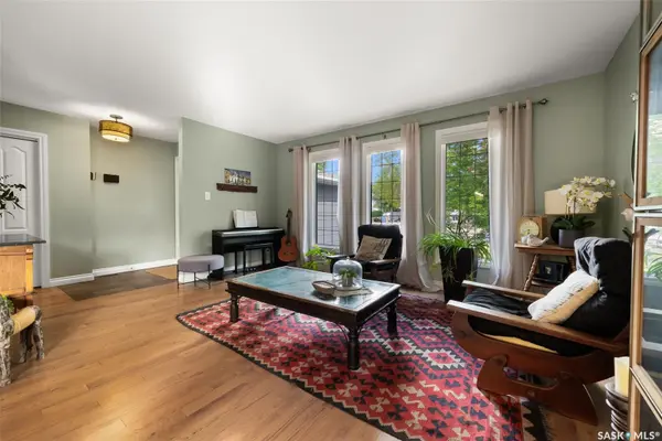 4834 Queen STREET, Regina, SK S4S 6V8