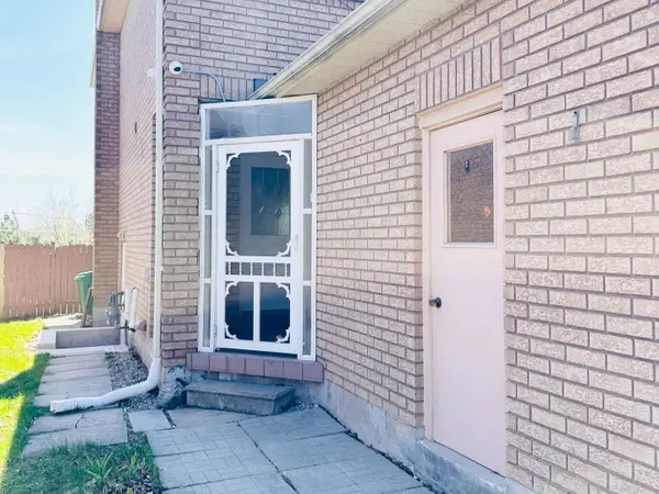 237 Bufford DR, Brampton, ON L6Y 4W1