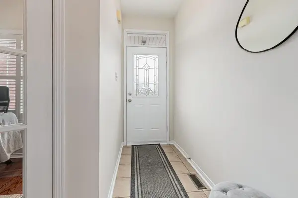 2393 Dalebrook DR, Oakville, ON L6H 6K4