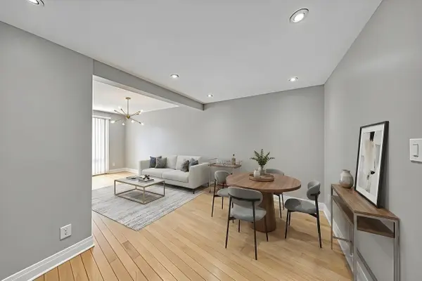 10 Grandravine DR #5, Toronto W05, ON M3J 1B1