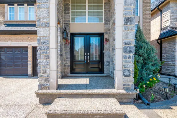 4689 Leanna Heights RD, Burlington, ON L7M 0G3