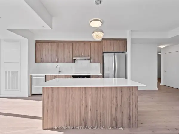 1035 Southdown RD #LPH 1802, Mississauga, ON L5J 0A2