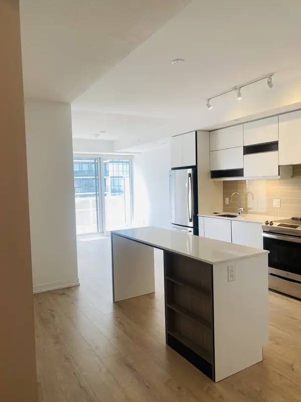 4065 Confederation Pkwy W #3102, Mississauga, ON L5B 0L4