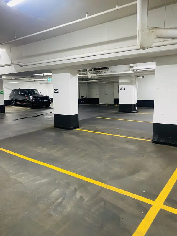 4065 Confederation Pkwy W #3102, Mississauga, ON L5B 0L4