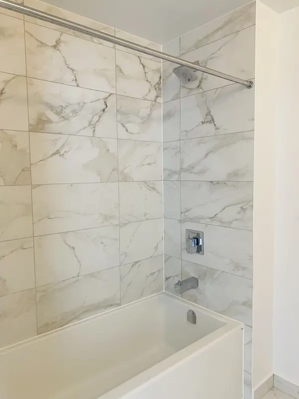 4065 Confederation Pkwy W #3102, Mississauga, ON L5B 0L4