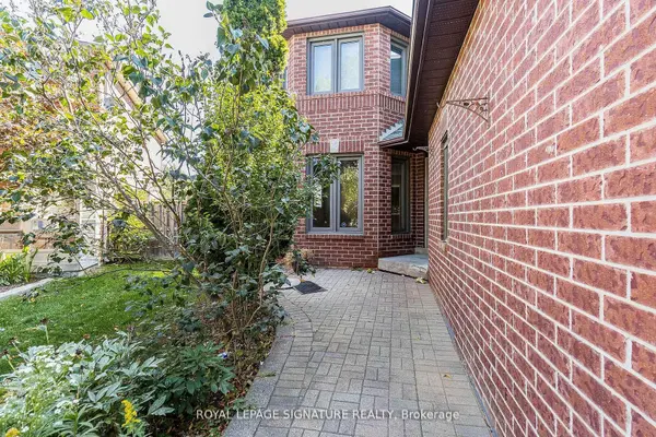 37 Richwood CRES, Brampton, ON L6X 4K8