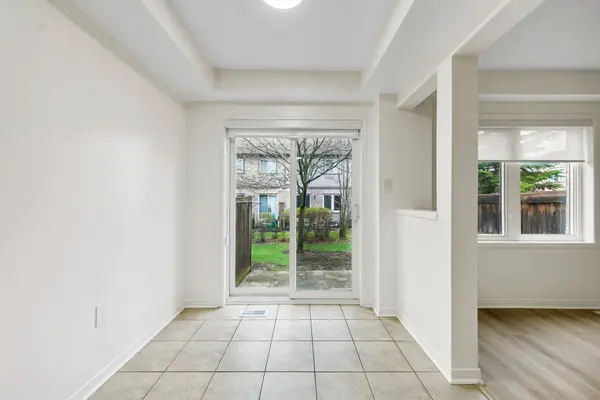 86 Joymar DR #100, Mississauga, ON L5M 7Z6