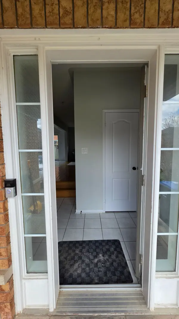 15 Tanglemere CRES, Brampton, ON L7A 1R7