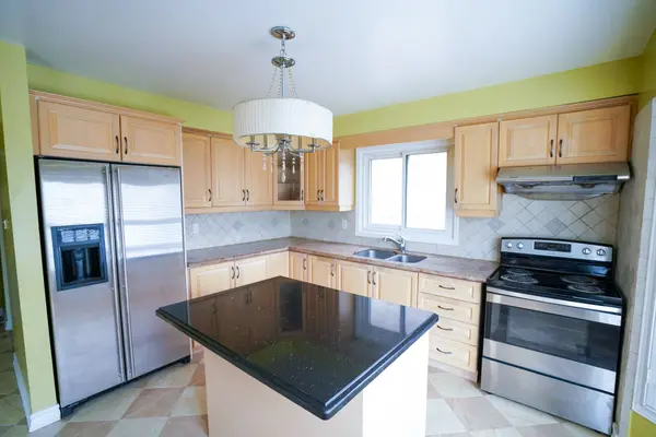 476 Bud Gregory BLVD, Mississauga, ON L4Z 2K4