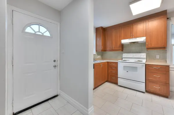 839 Stirling AVE S, Kitchener, ON N2M 3K4