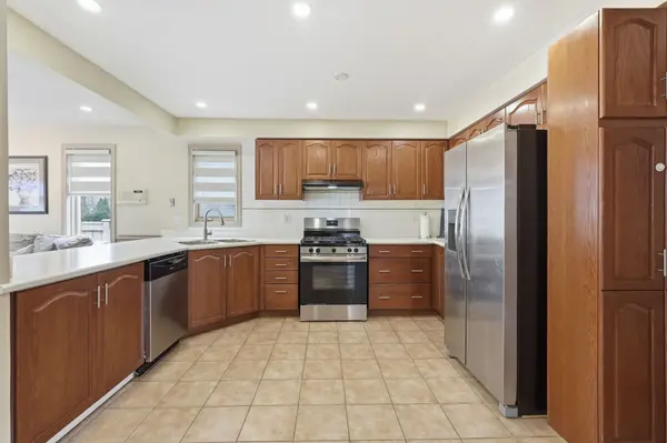 113 Meadowlands BLVD, Hamilton, ON L9K 1H8