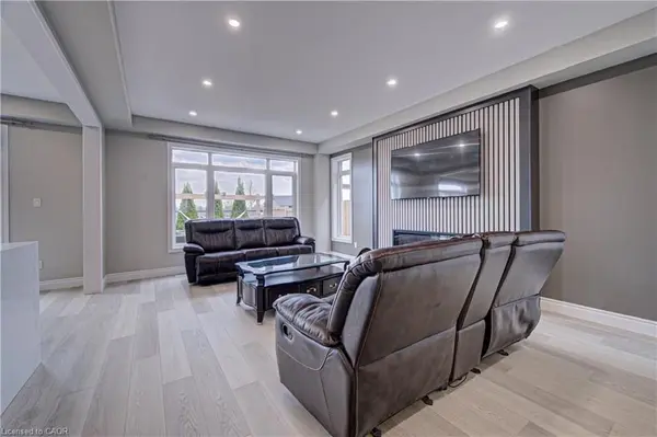 49 Duckworth RD, Cambridge, ON N3H 0C1