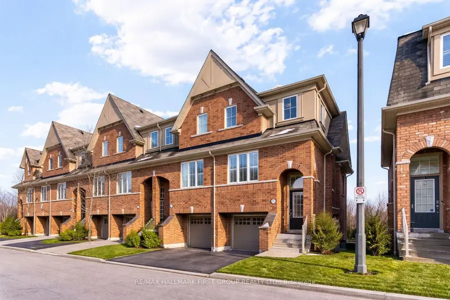 31 Reevesmere LN, Ajax, ON L1Z 0L3