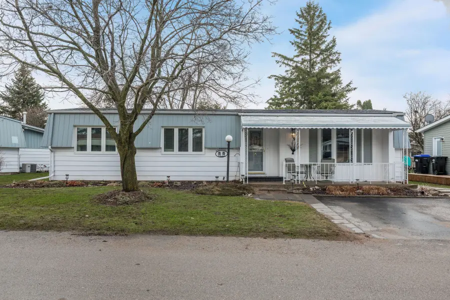 59 Linden LN, Innisfil, ON L9S 1P9
