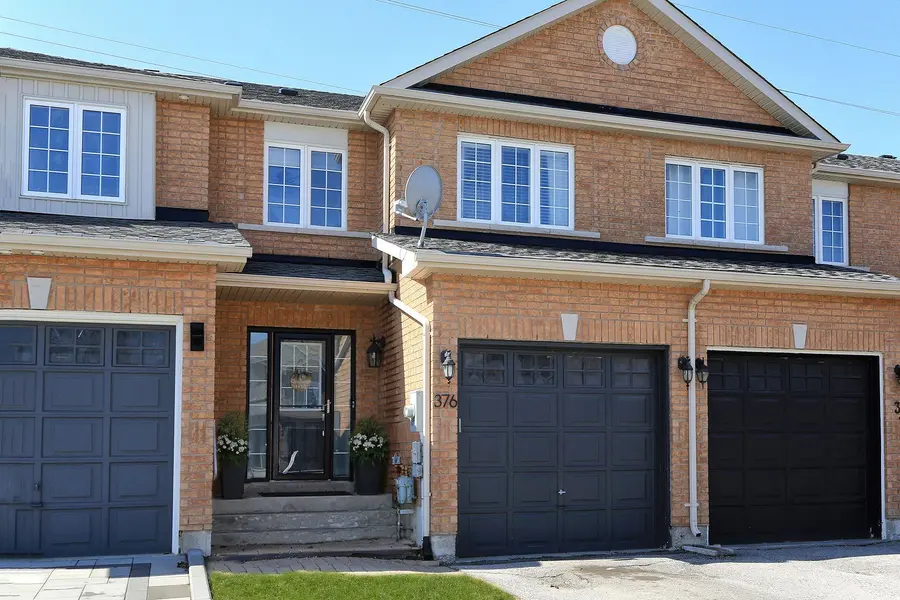 376 Rannie RD, Newmarket, ON L3X 2N3